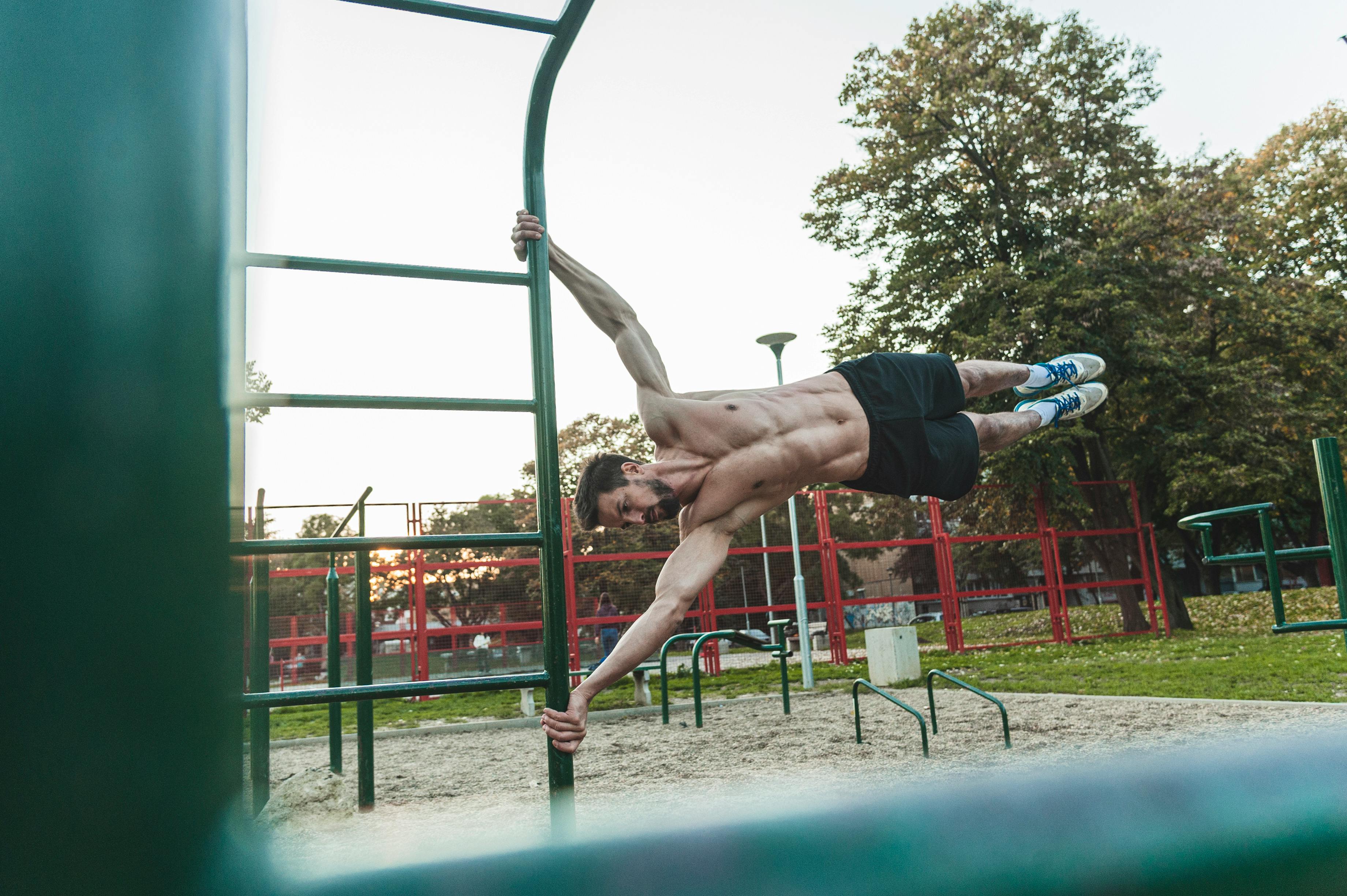bodyweight-calisthenics-full-body-workout-with-pull-up-variations-and
