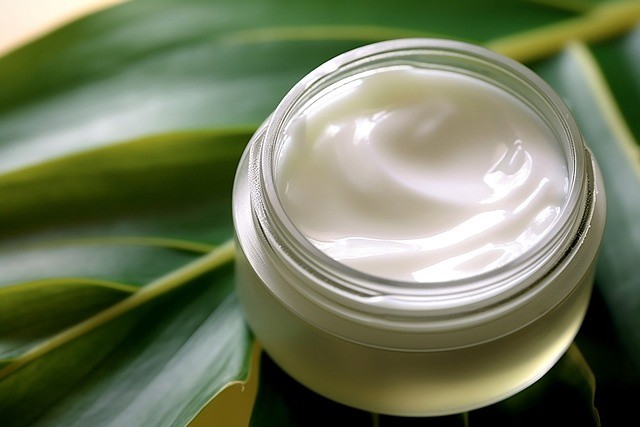 Retinol eye cream